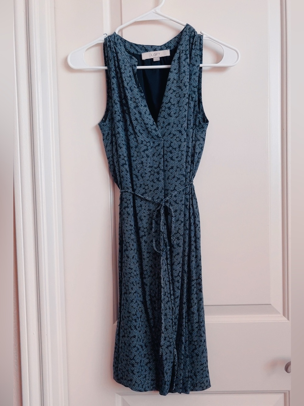 LOFT Blue Patterned Sleeveless Wrap Midi Dress